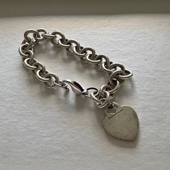Tiffany & Co. Silver Chain Bracelet with Heart Charm - Picture 7 of 7